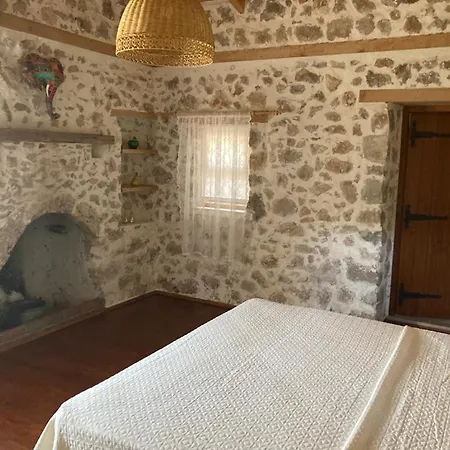 Noble فاراليا